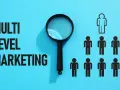 Marketing sieciowy (MLM): Definicja, działanie, piramida czy biznes?